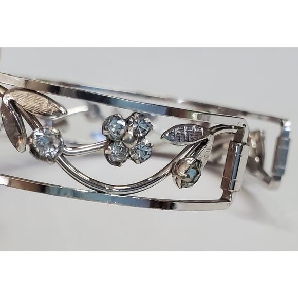 Vintage Krementz White Gold Plated Clear Rhinestone Flower Cuff Bracelet - Picture 3 of 6